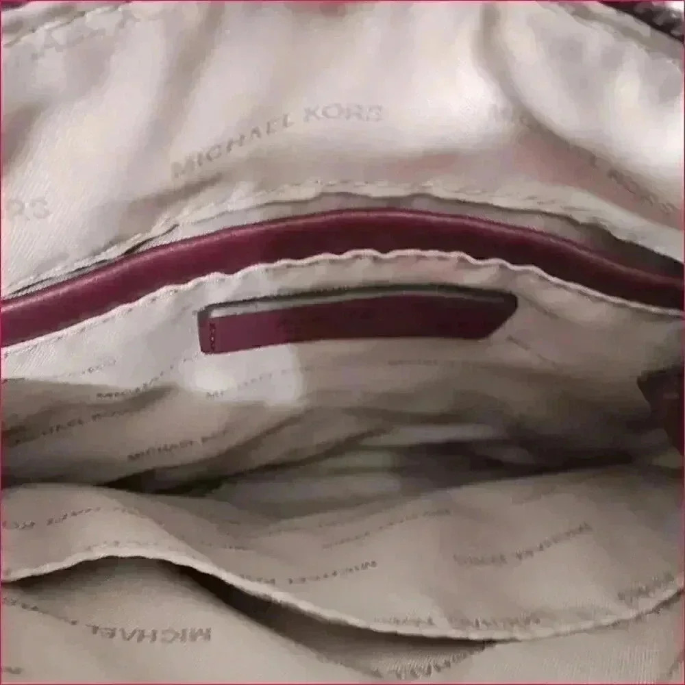 Michael Kors Sloan Medium Swing Pack - Stylish Crossbody Purse - Designer Bag - Picture 6 of 7